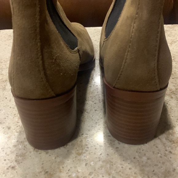 NWOT Steve Madden Rhiannon Chelsea Suede Cognac Boots Size 8.5 - Picture 5 of 7